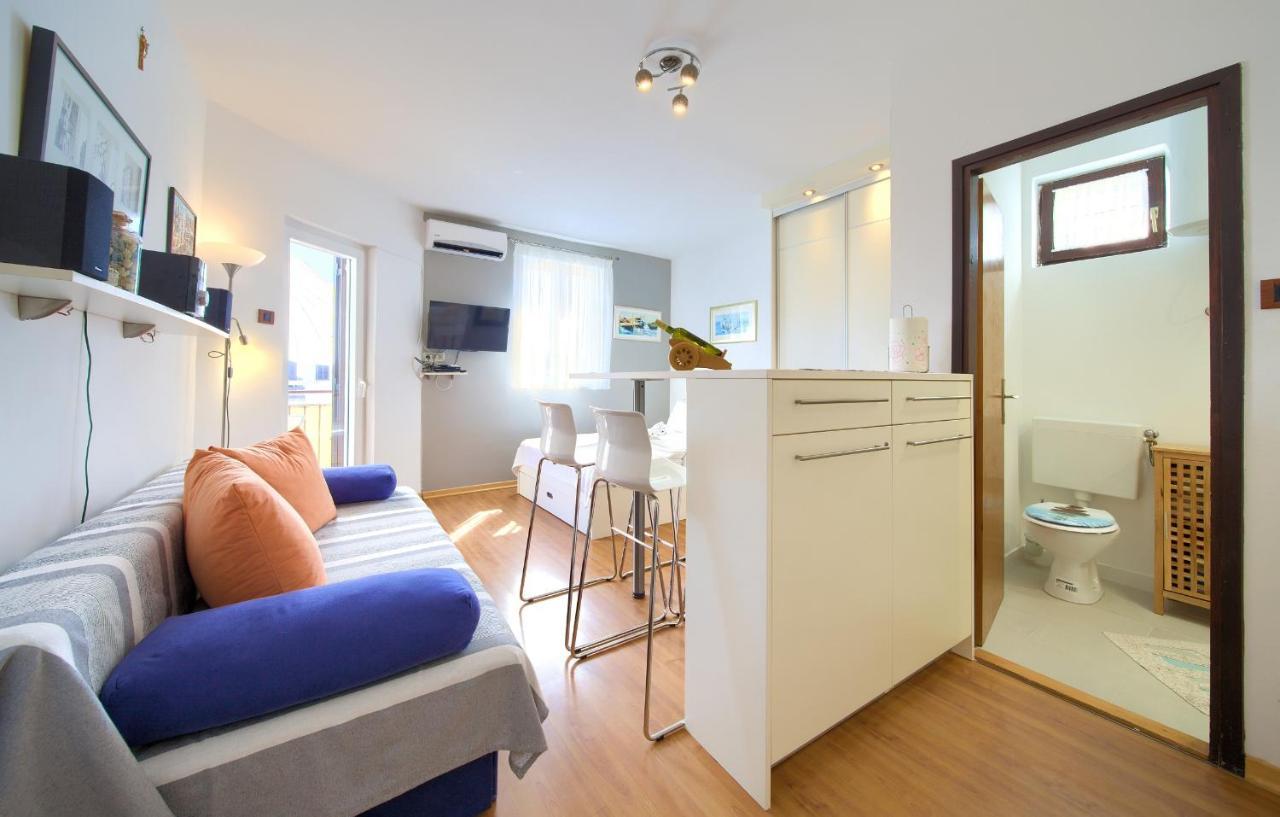 Studio Apartment Vesna Кърк Екстериор снимка