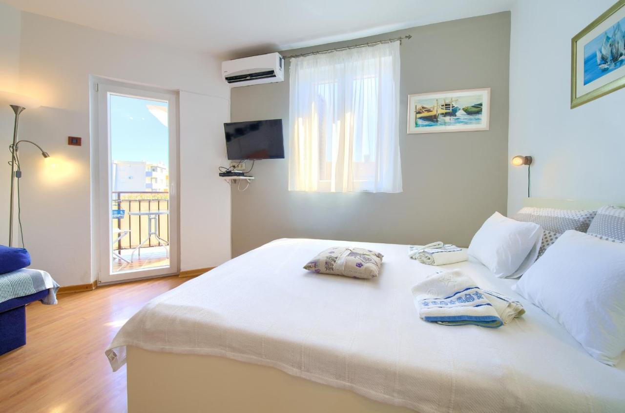 Studio Apartment Vesna Кърк Екстериор снимка