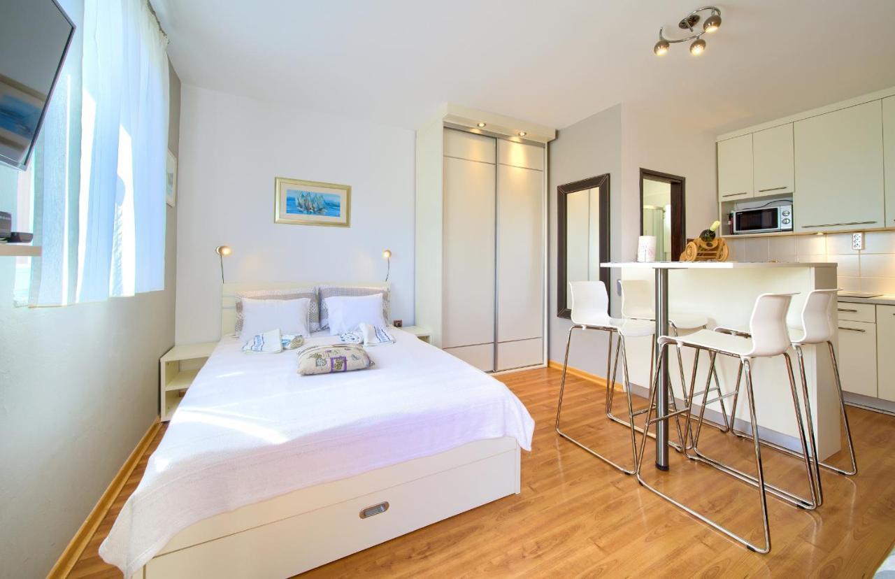 Studio Apartment Vesna Кърк Екстериор снимка