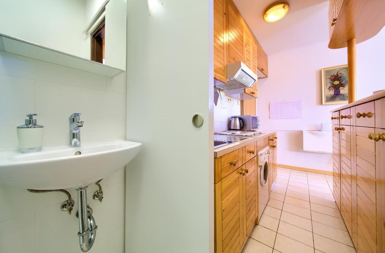 Studio Apartment Vesna Кърк Екстериор снимка