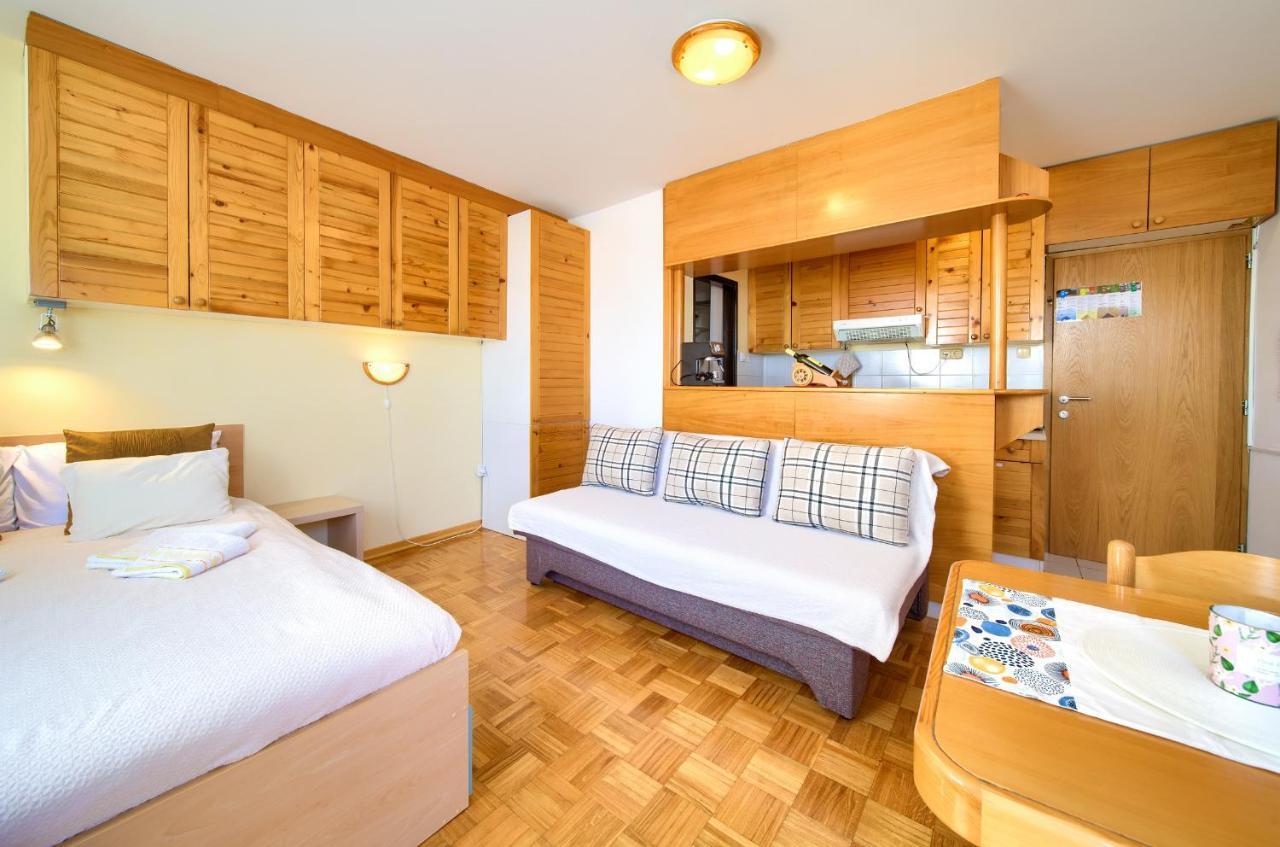 Studio Apartment Vesna Кърк Екстериор снимка